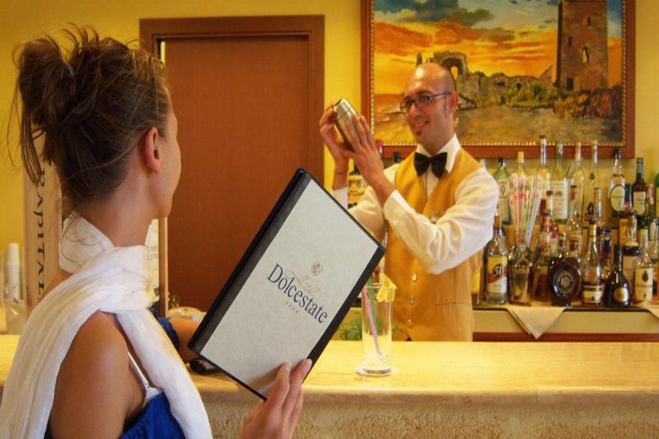 Dolcestate Hotel -Club カンポフェリーチェ・ディ・ロッチェッラ エクステリア 写真